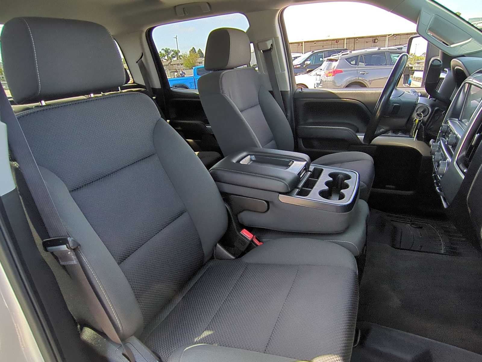 Used 2016 SILVER ICE METALLIC Chevrolet LT image 27