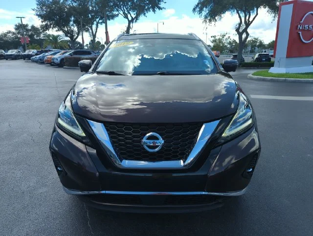 Used 2019 Brown Nissan SL image 15