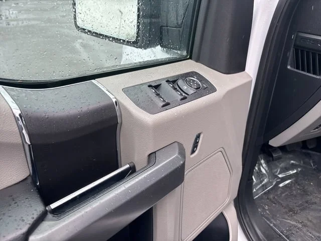 Used 2017 Oxford White Ford XLT image 18