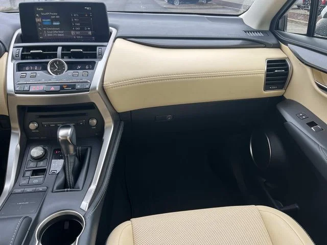 Used 2019 White Lexus 300h image 13