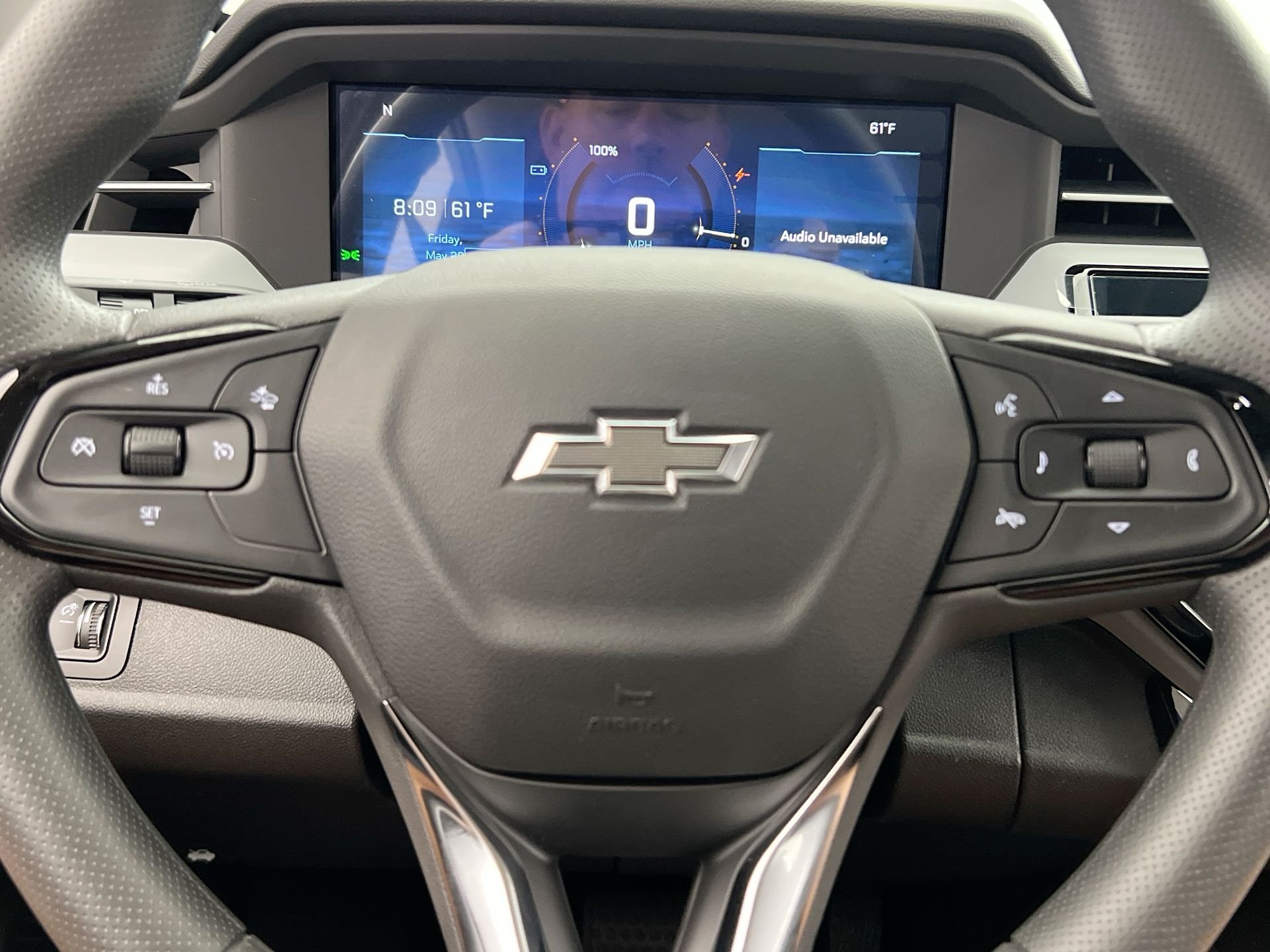 New 2027 Summit White Chevrolet LT image 66