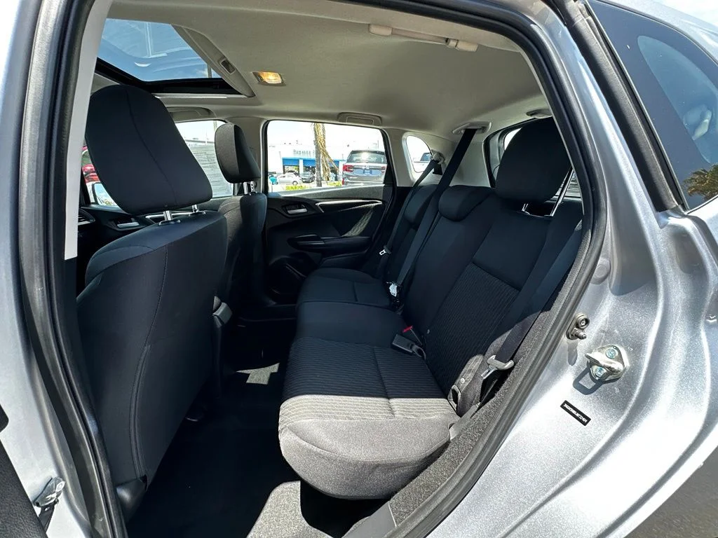 Used 2018 Silver Honda EX image 20
