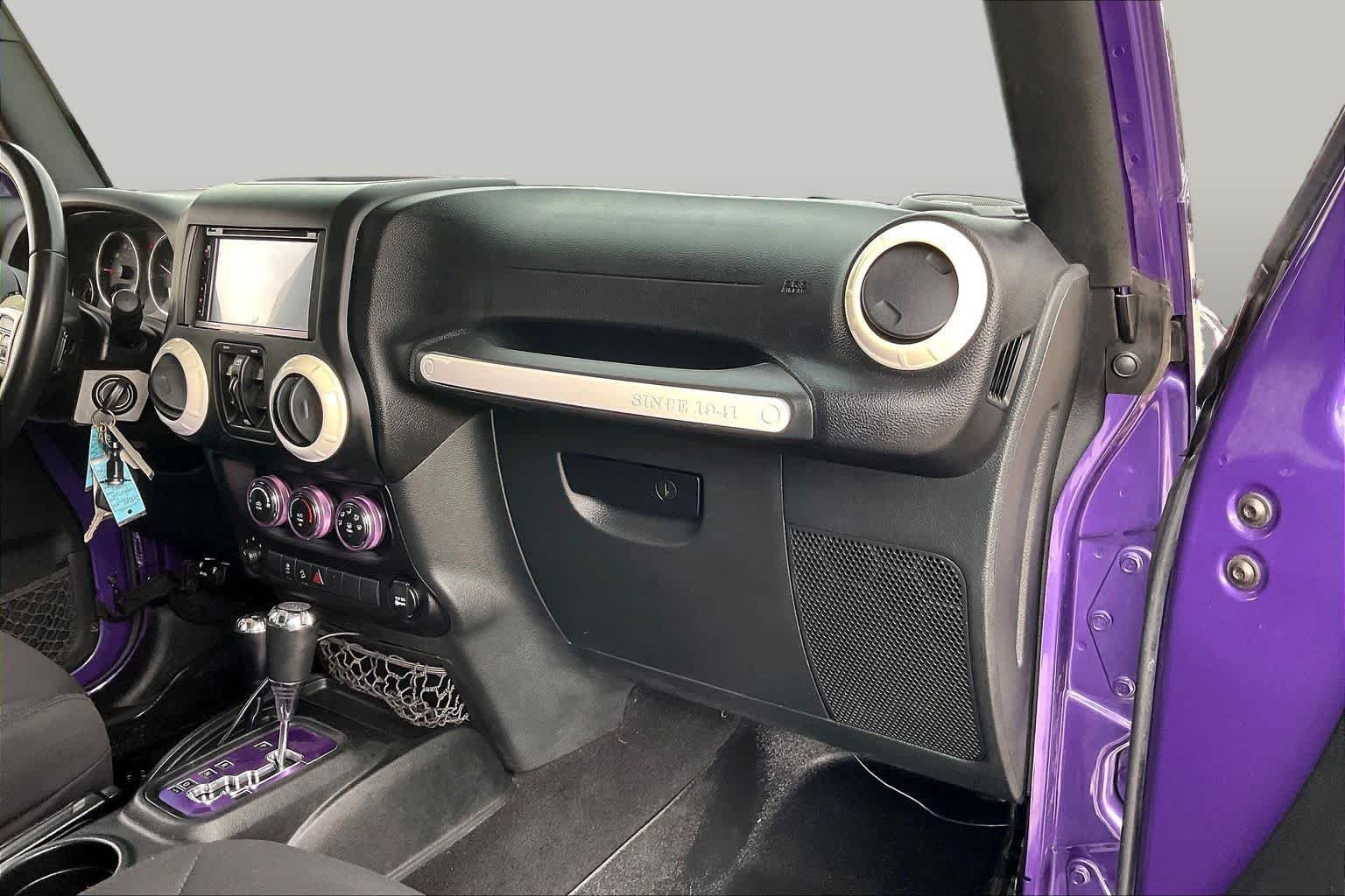 Used 2018 Xtreme Purple Pearlcoat Jeep Sport S image 17