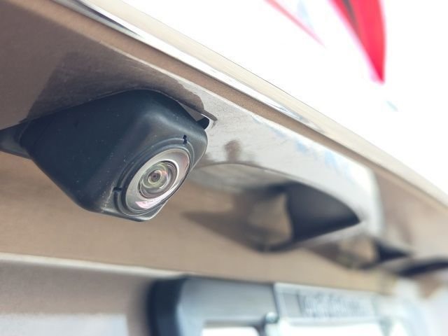 Used 2018  Mitsubishi SEL image 34
