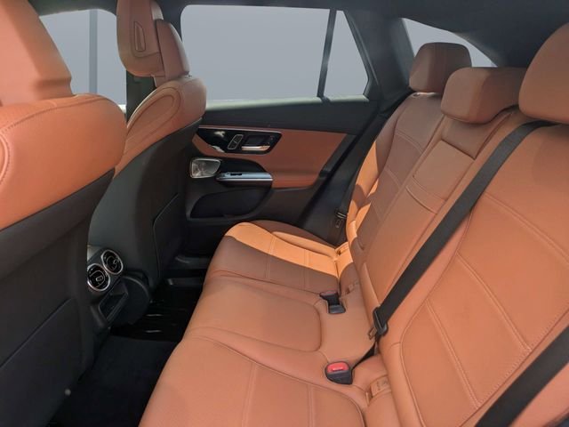 Used 2025  Mercedes-Benz GLC 350e image 14