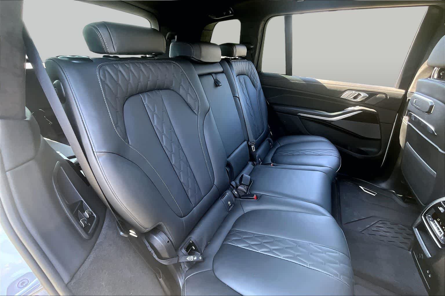 Used 2025 Mineral White Metallic BMW M60i image 18