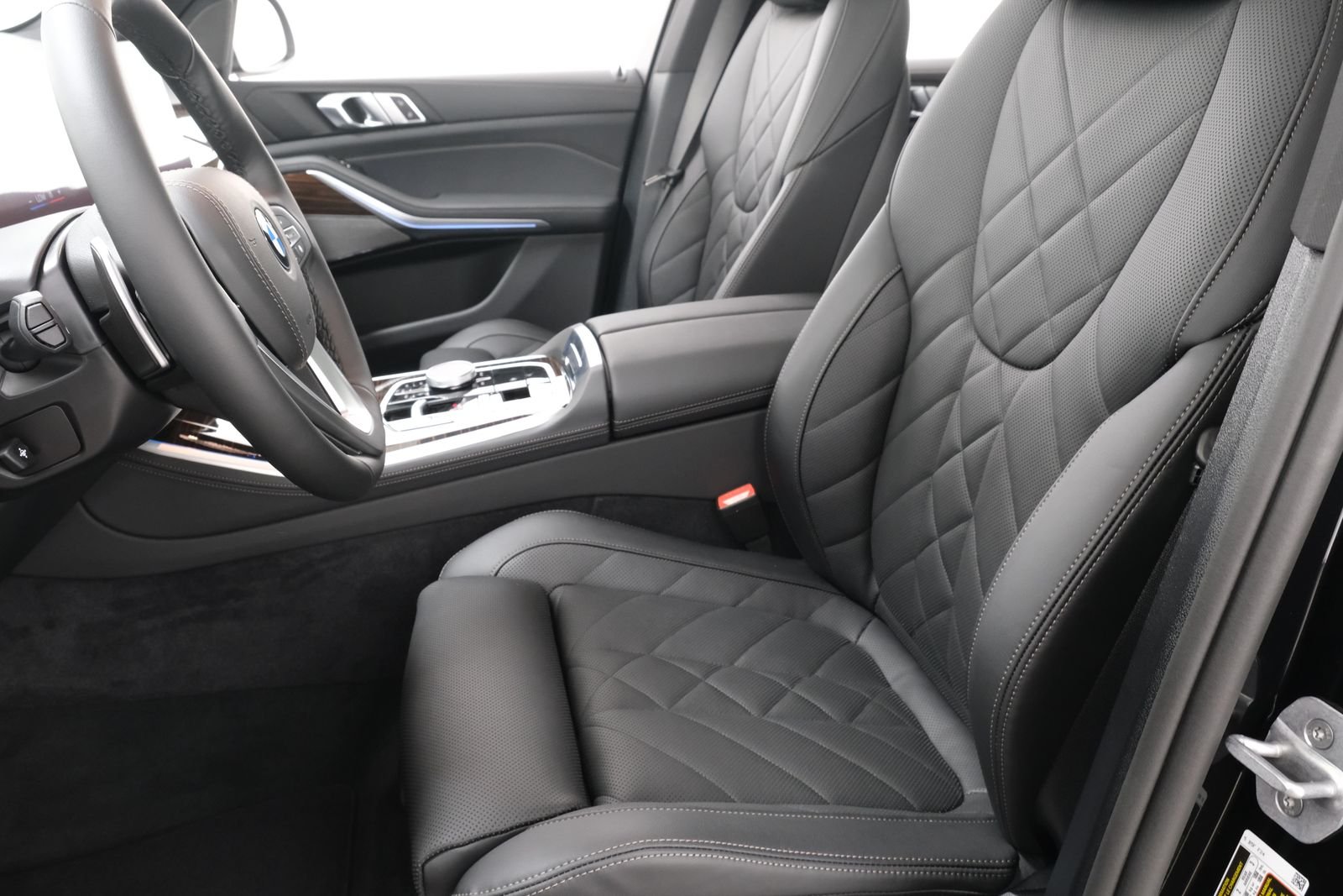 New 2026 Black Sapphire Metallic BMW xDrive40i image 50