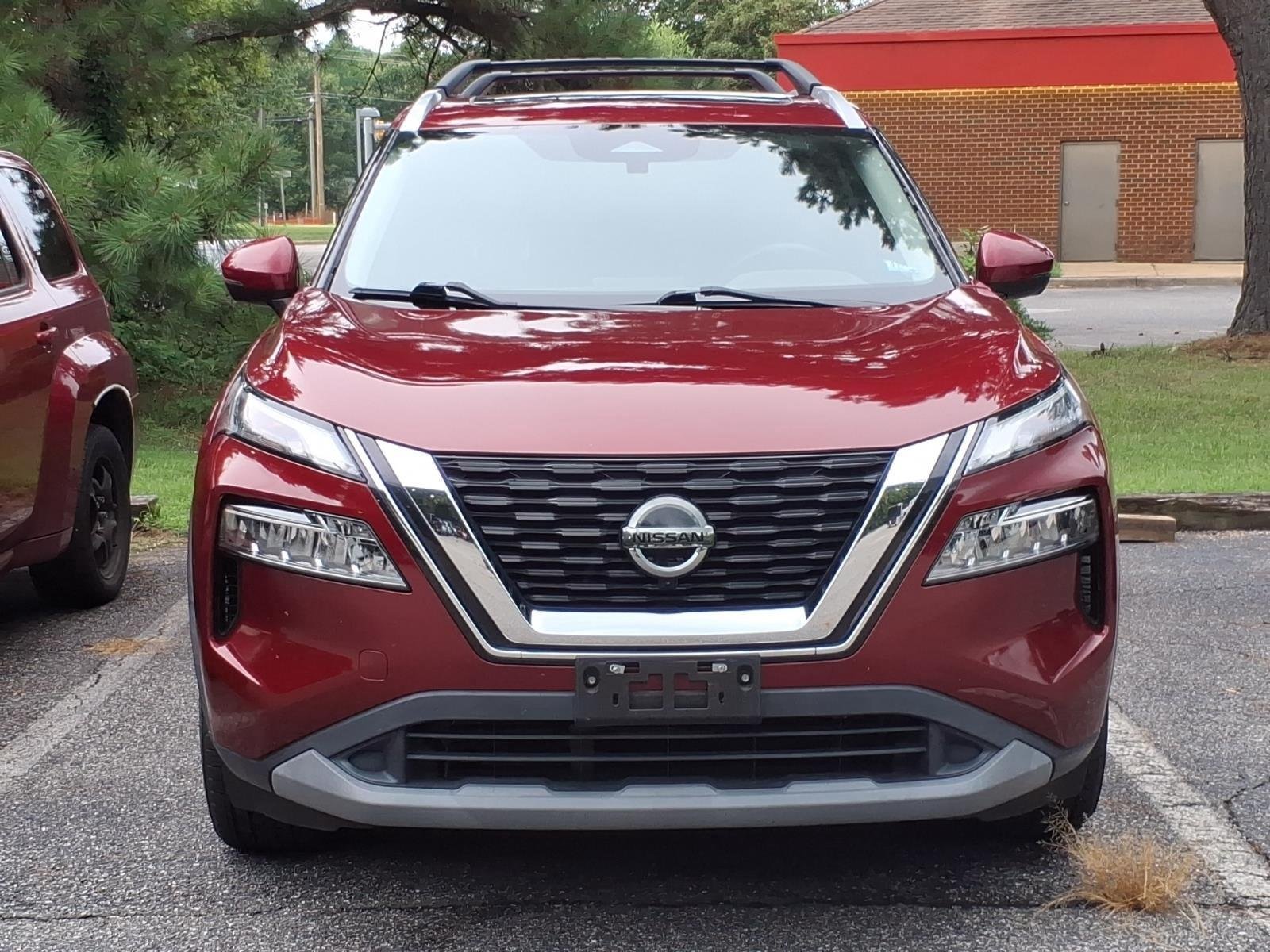 Used 2021 Scarlet Ember Tintcoat Nissan SV image 2