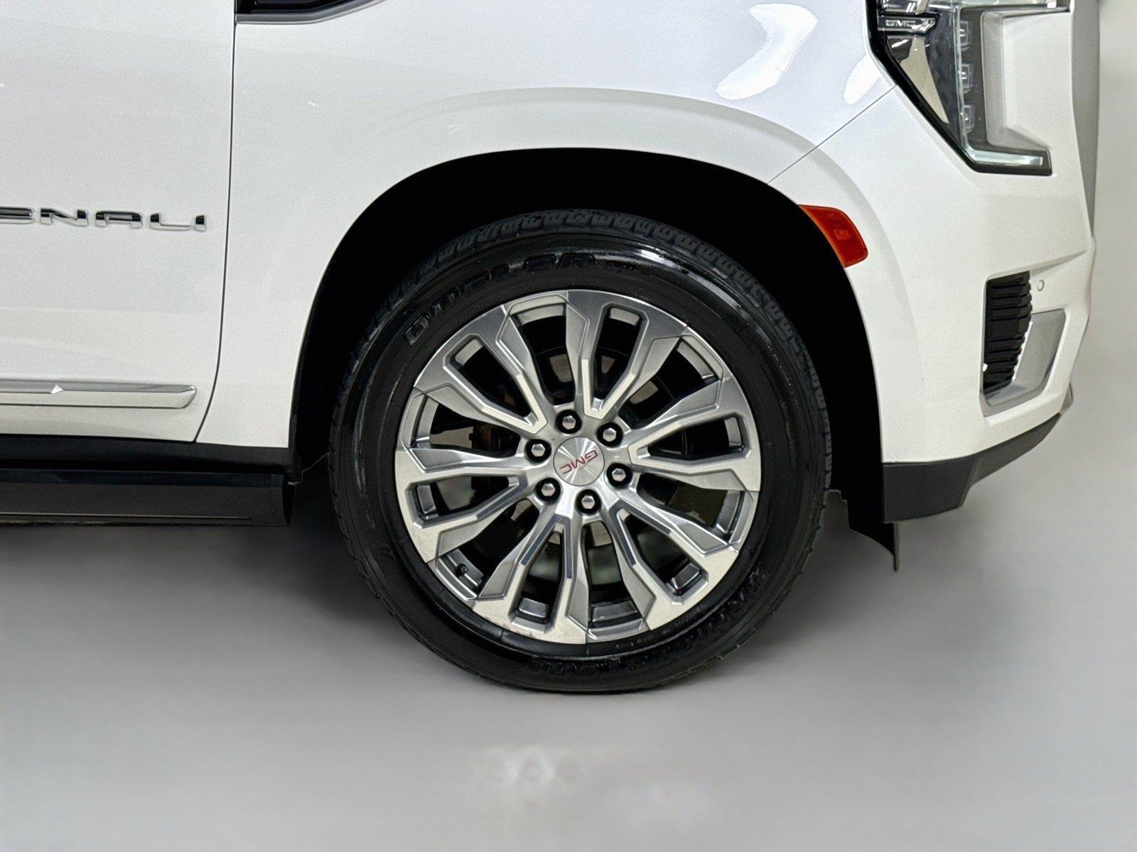 Used 2022 White Frost Tricoat GMC Denali | 22
