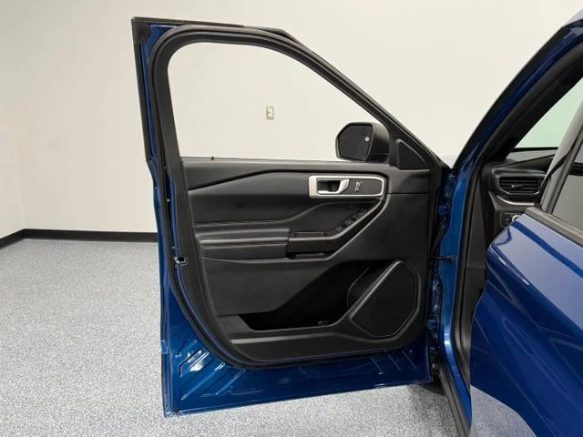 Used 2020 Blue Ford XLT image 11