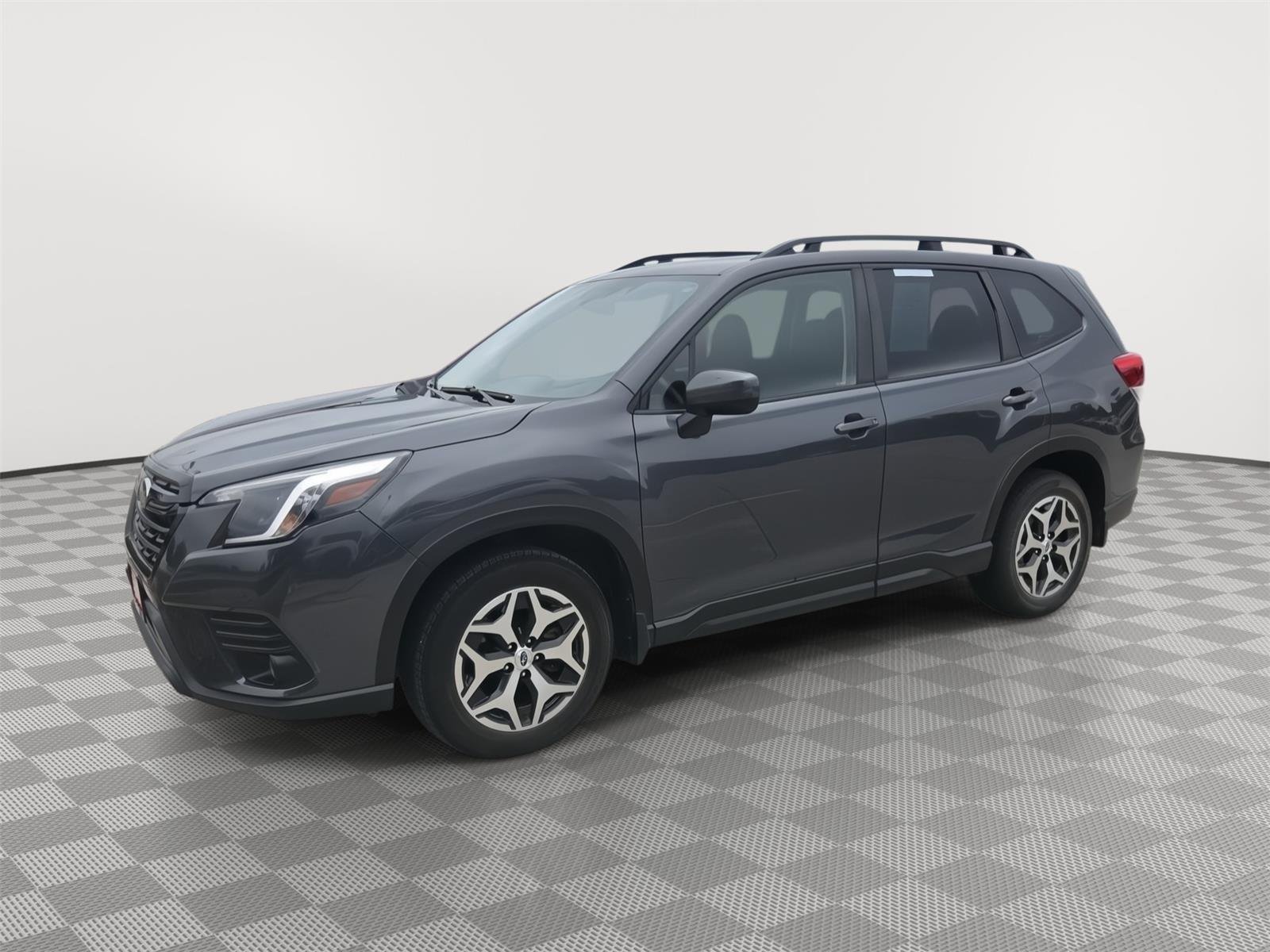 Used 2023 Magnetite Gray Metallic Subaru Premium image 4