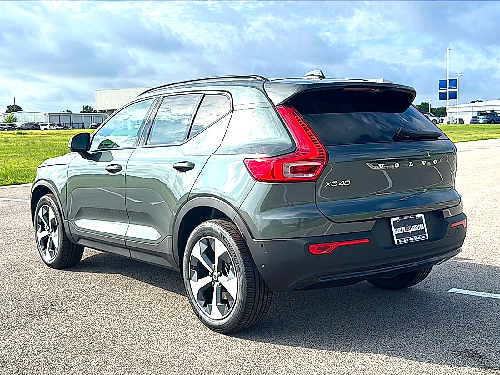 2026 Volvo XC40 Plus - Photo 6