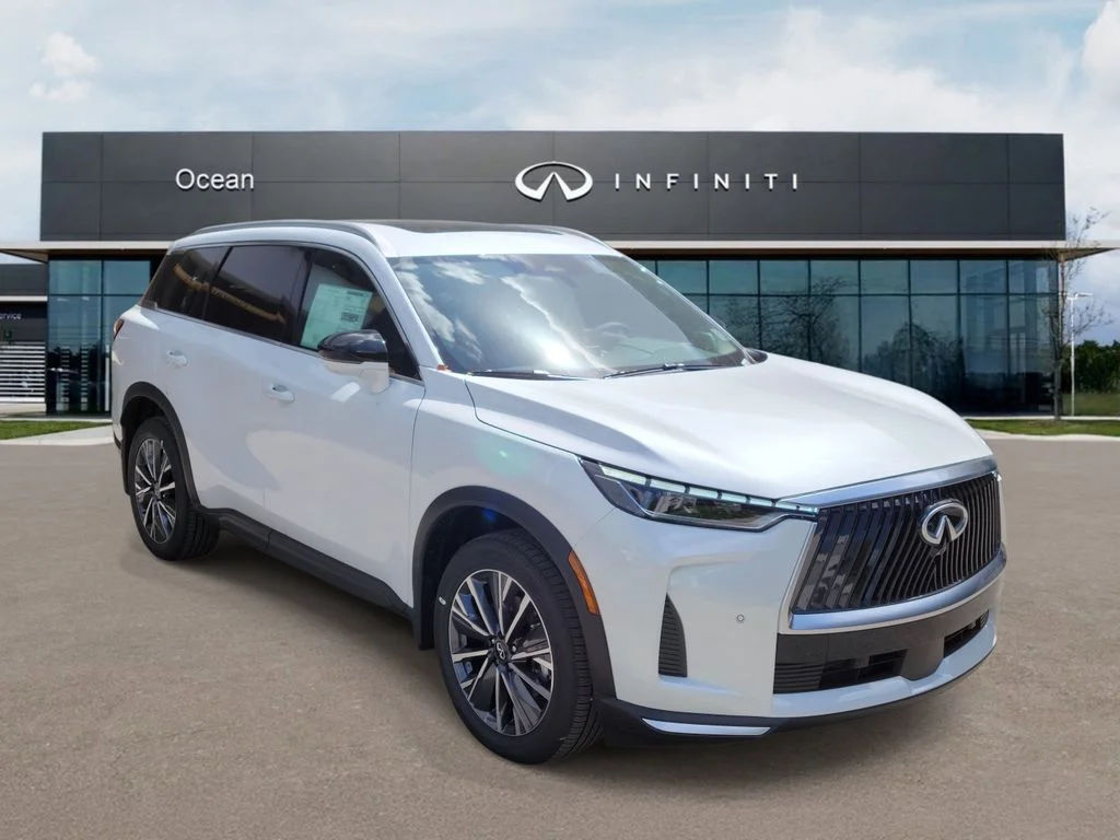 New 2027 RADIANT WHITE INFINITI Luxe FWD image 2