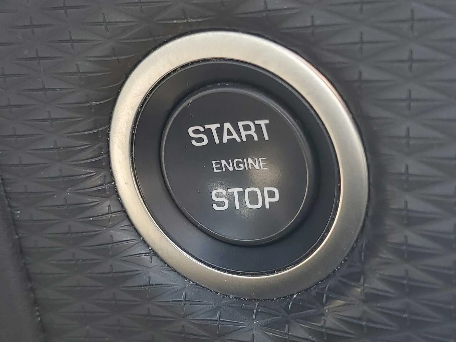 Used 2023  Land Rover R-Dynamic S image 26