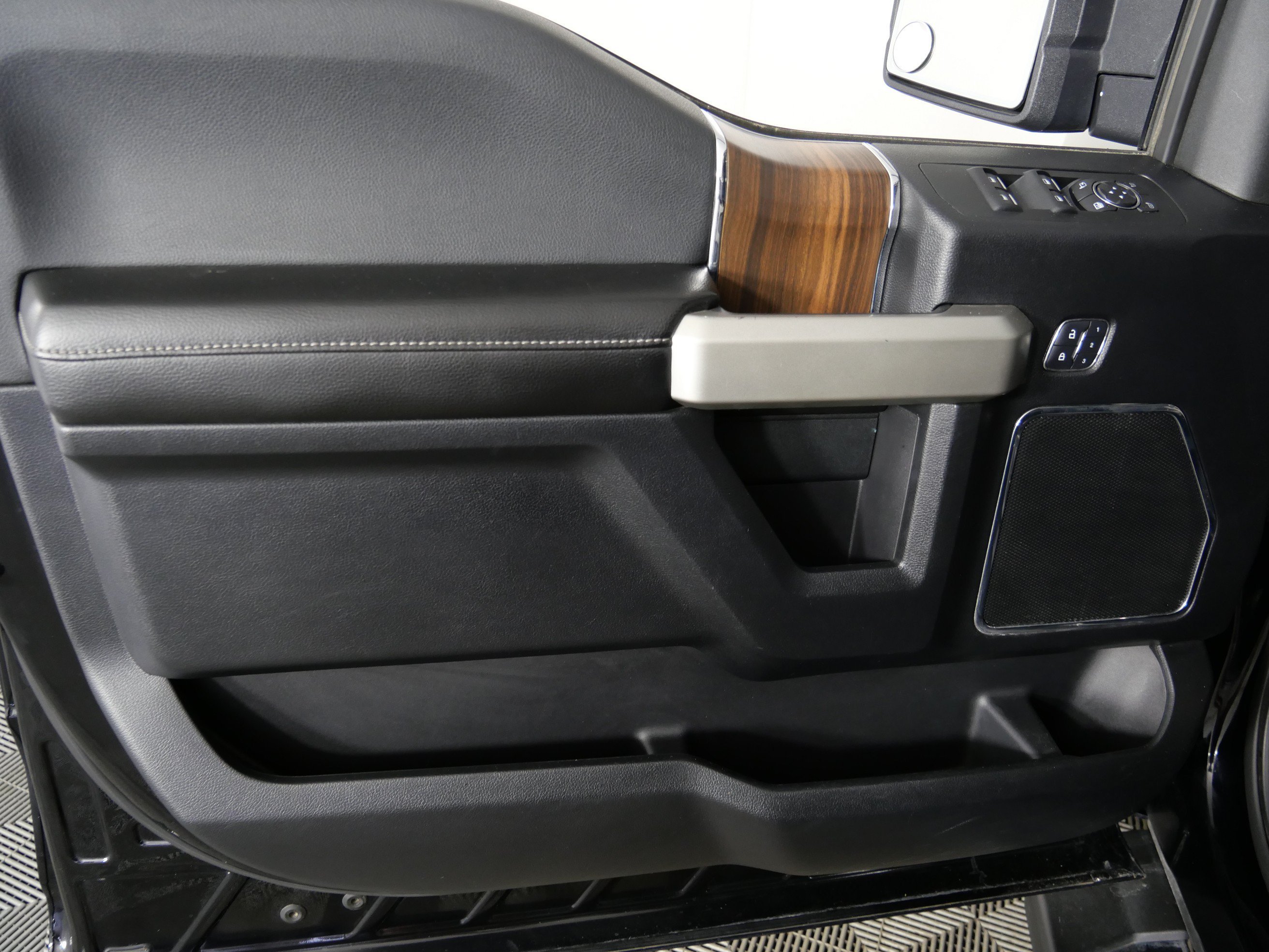 Used 2016 Shadow Black Ford Lariat image 21