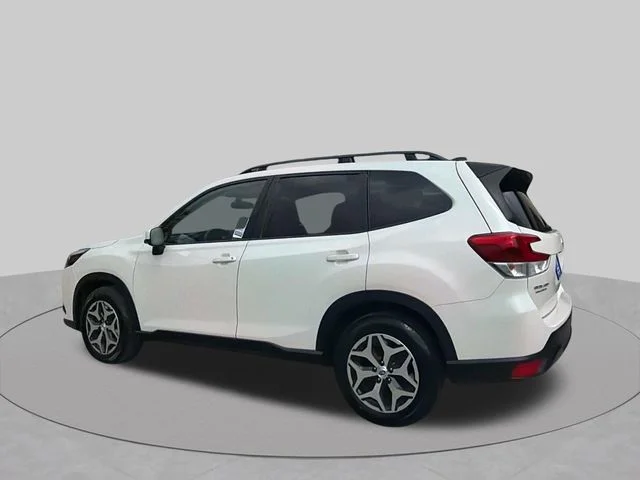 Used 2024 Crystal White Pearl Subaru Premium image 4