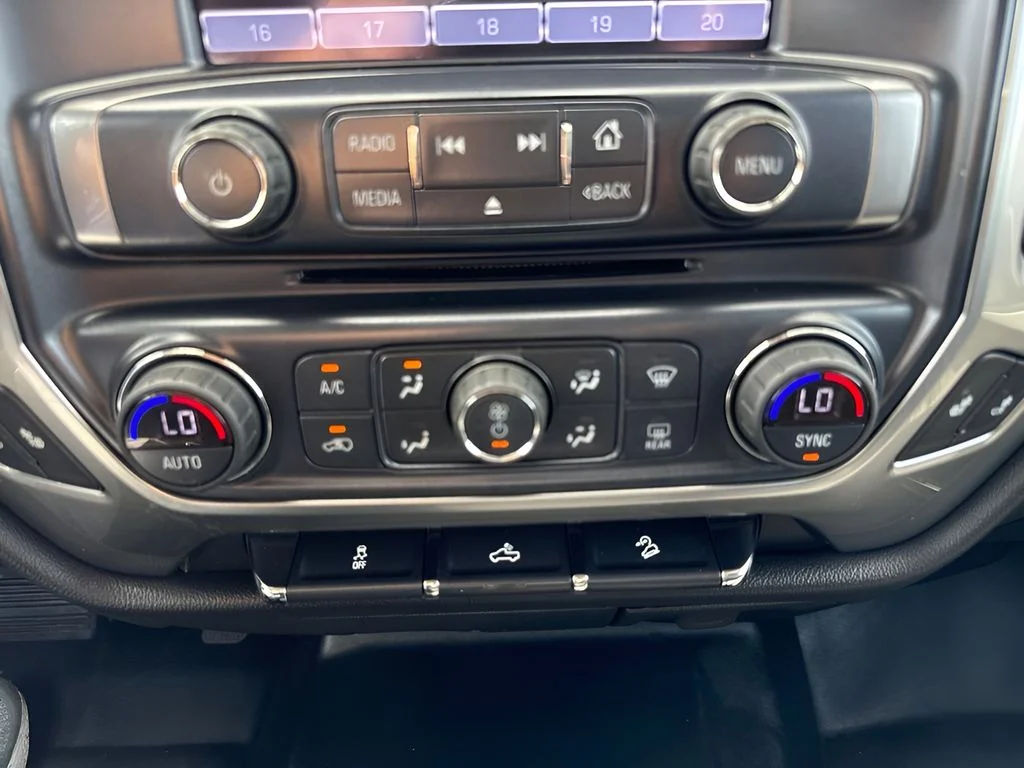 Used 2017  Chevrolet LT image 10