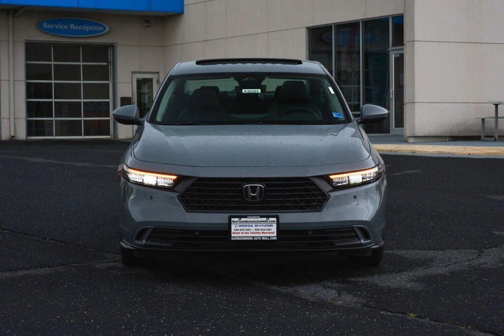 New 2026 Urban Gray Pearl Honda EX-L Hybrid image 2