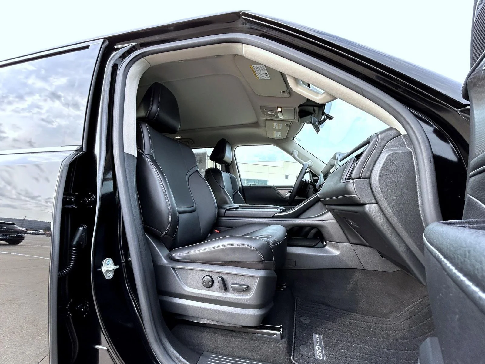 Used 2025 Black INFINITI PURE image 14