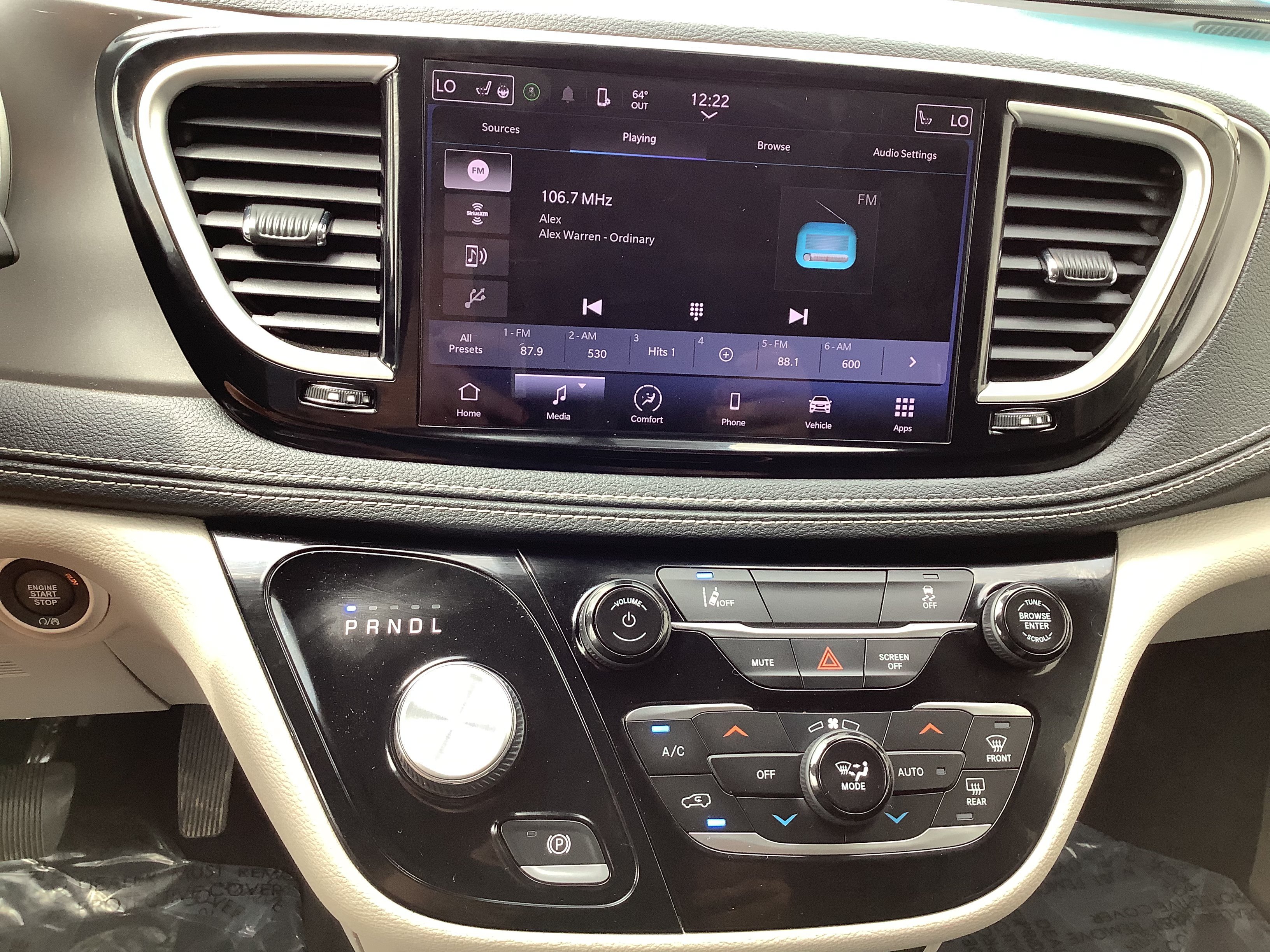 Used 2022 Gray Chrysler Touring L image 24