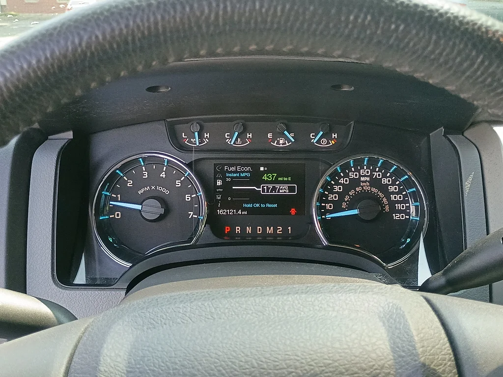 Used 2011 Ingot Silver Metallic Ford XLT image 19