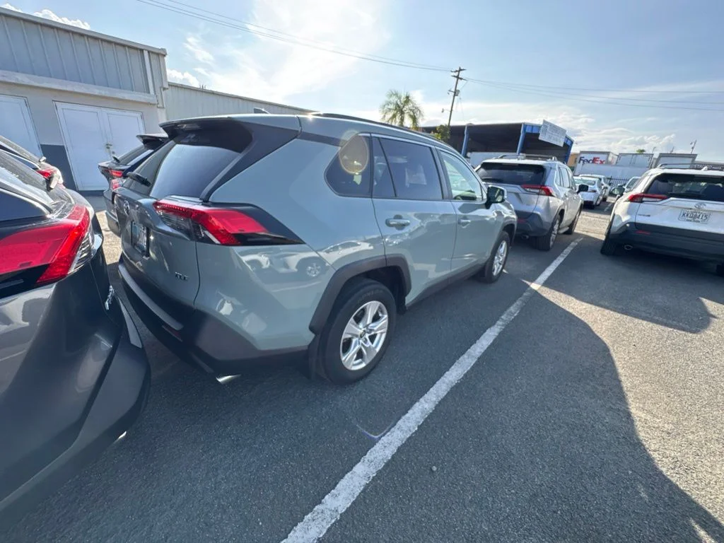 Used 2019  Toyota XLE image 5