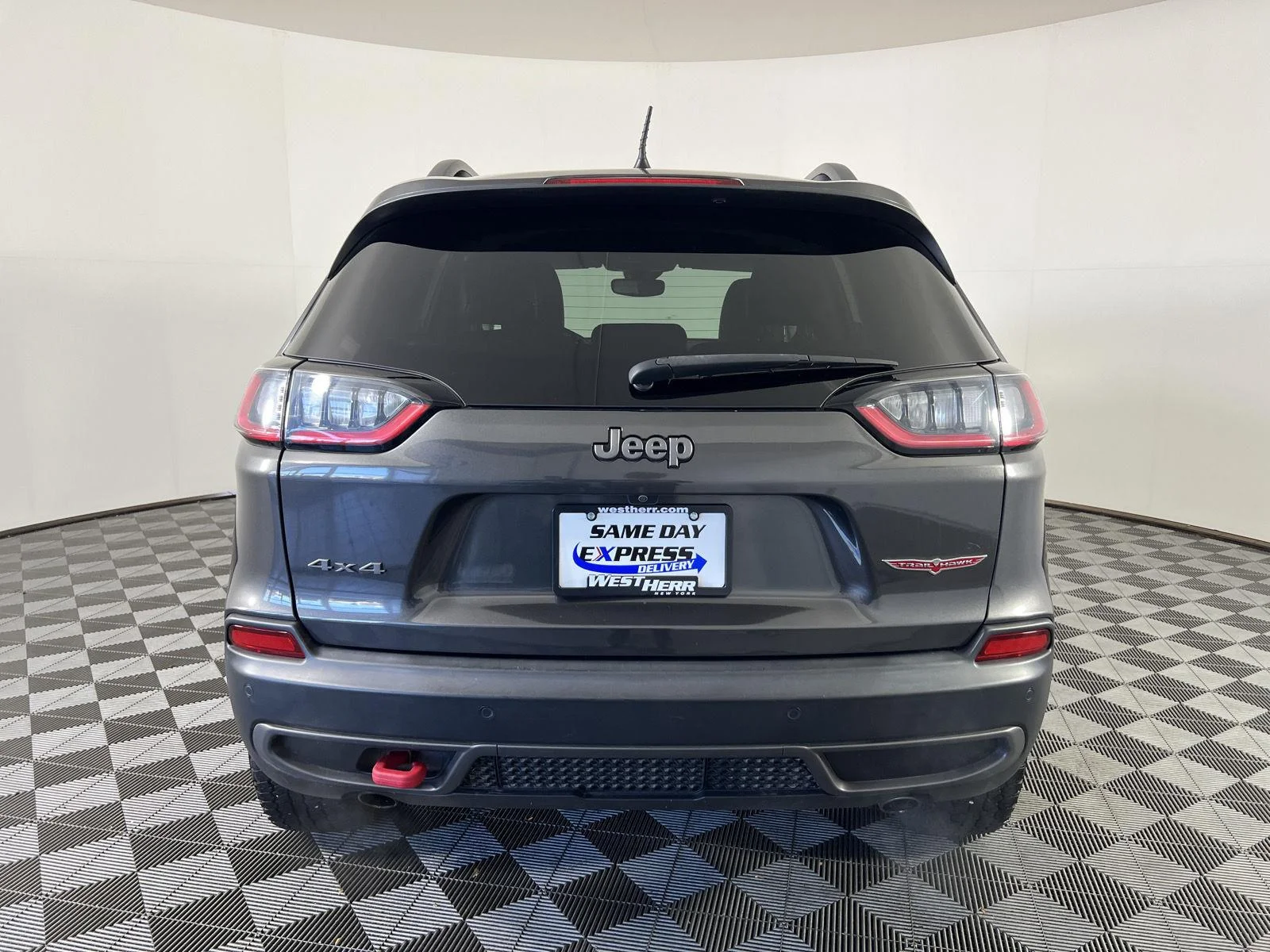 Used 2021 Granite Crystal Metallic Clearcoat Jeep Trailhawk image 4
