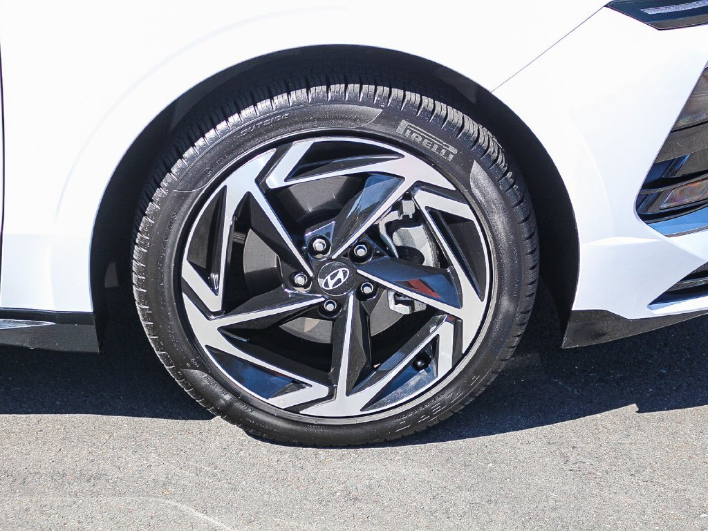 Used 2026 White Hyundai SEL Sport image 13
