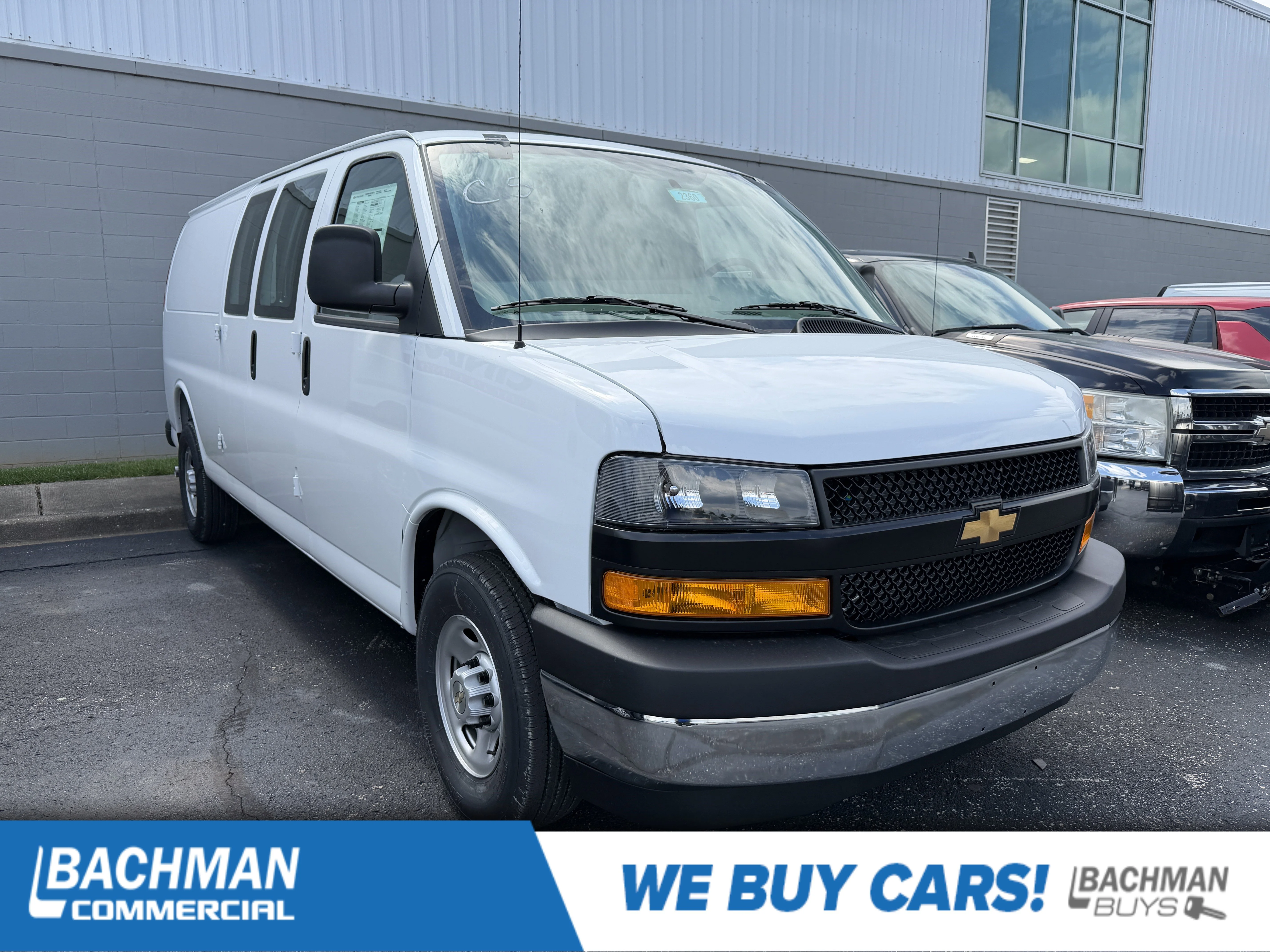 2026 Chevrolet Express 3500 Extended Work Van's photo