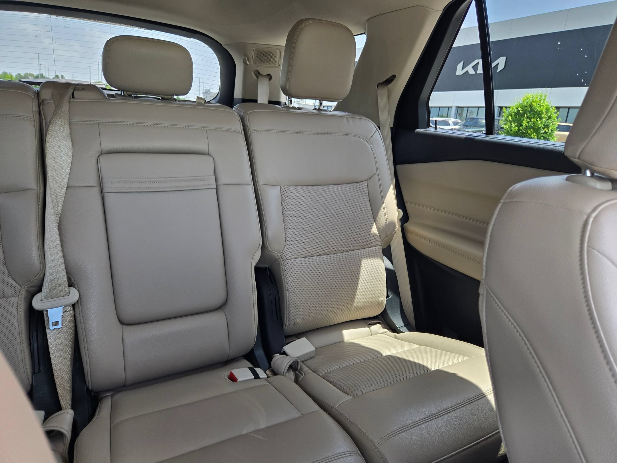 Used 2023 Oxford White Ford Limited image 14