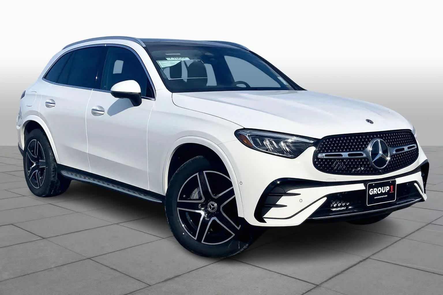 New 2026 Polar White Mercedes-Benz GLC 300 image 2