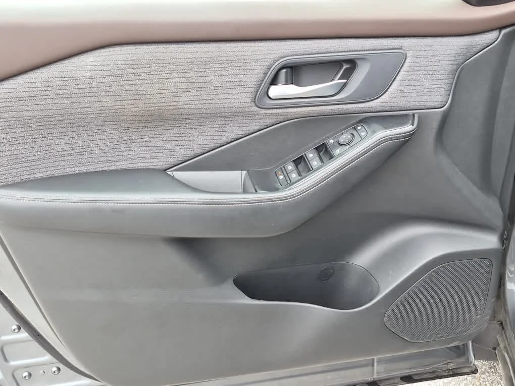 Used 2023 Gun Metallic Nissan SV image 9