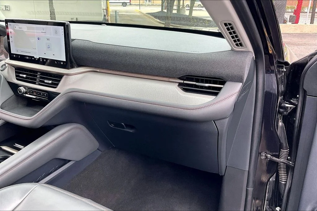 Used 2025 Black Metallic Ford Active image 14