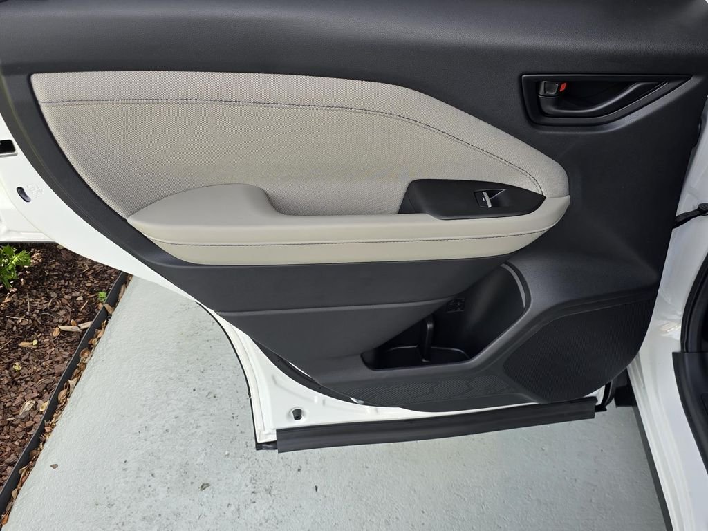 New 2026 CRYSTAL WHITE PEARL Subaru Premium image 31
