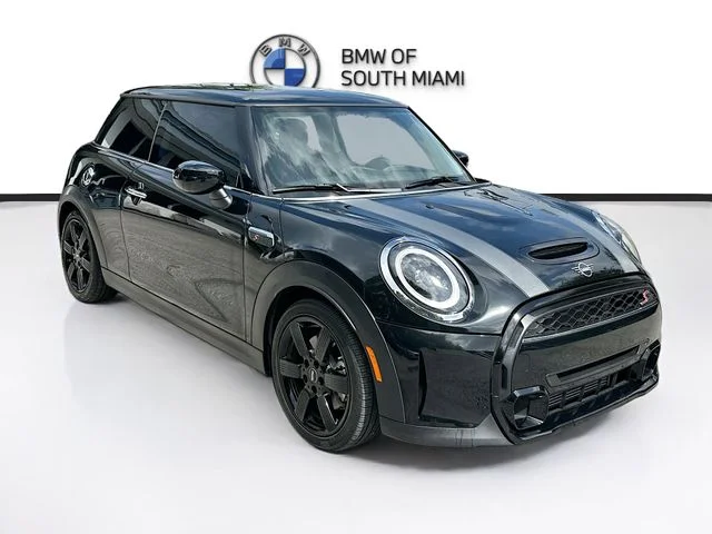 2024 MINI Hardtop's photo