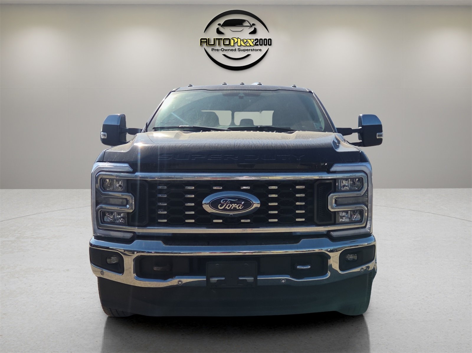 2023 Ford F-350 photo 2