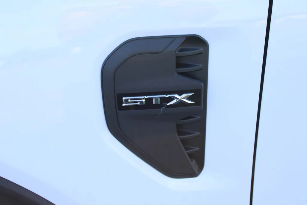 New 2026 Oxford White Ford XL image 7