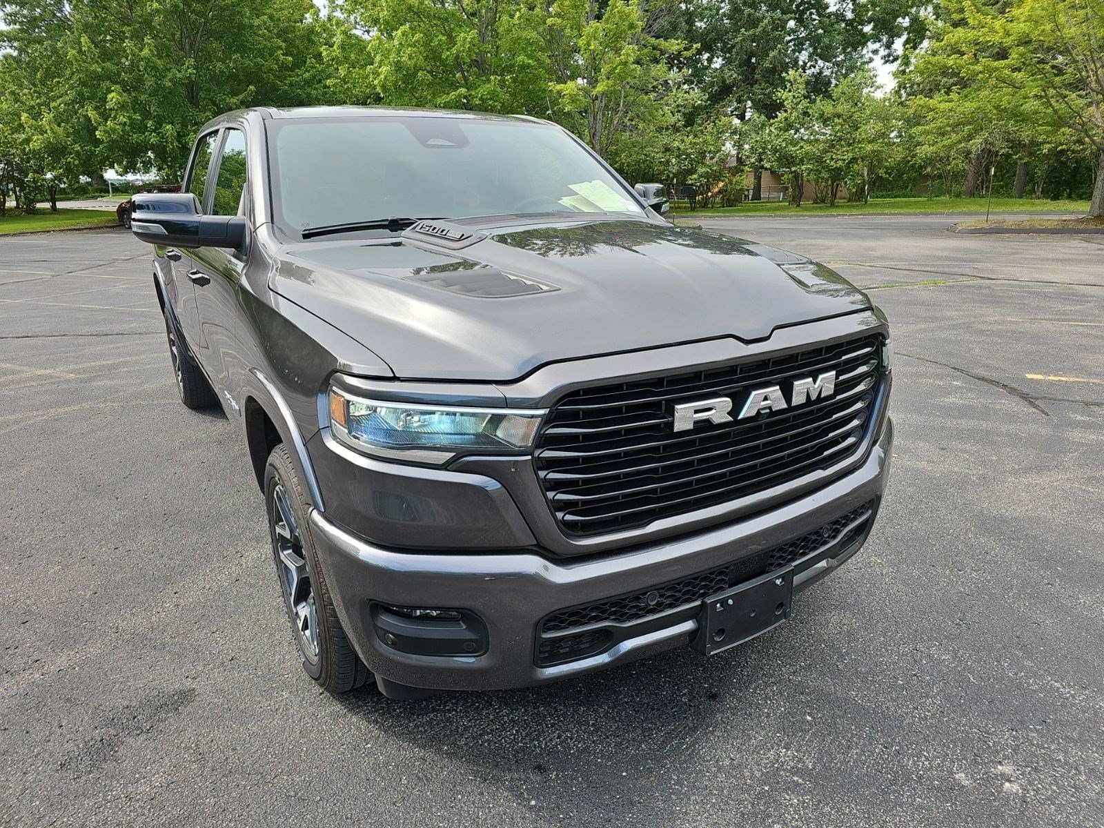 Certified Used 2025 Granite Crystal Metallic Clearcoat Ram Laramie image 7