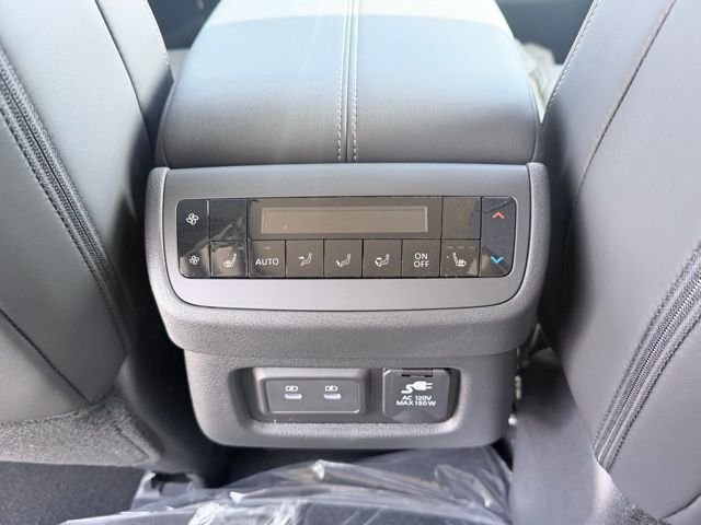 New 2026 Everest White Pearl TriCoat Nissan Platinum image 30