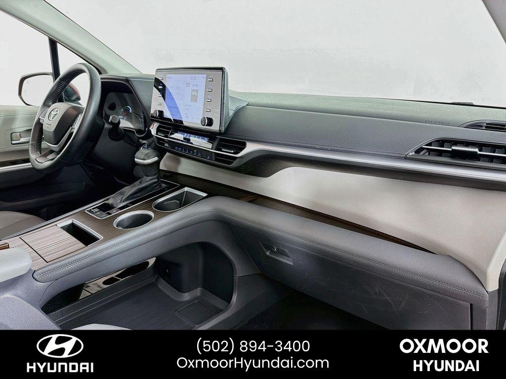 Used 2022 Ruby Flare Pearl Toyota XLE image 31