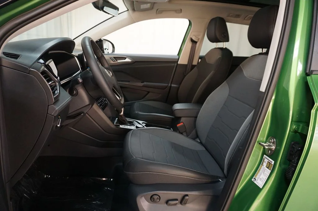New 2026 Green Volkswagen 1.5T SE Black image 10