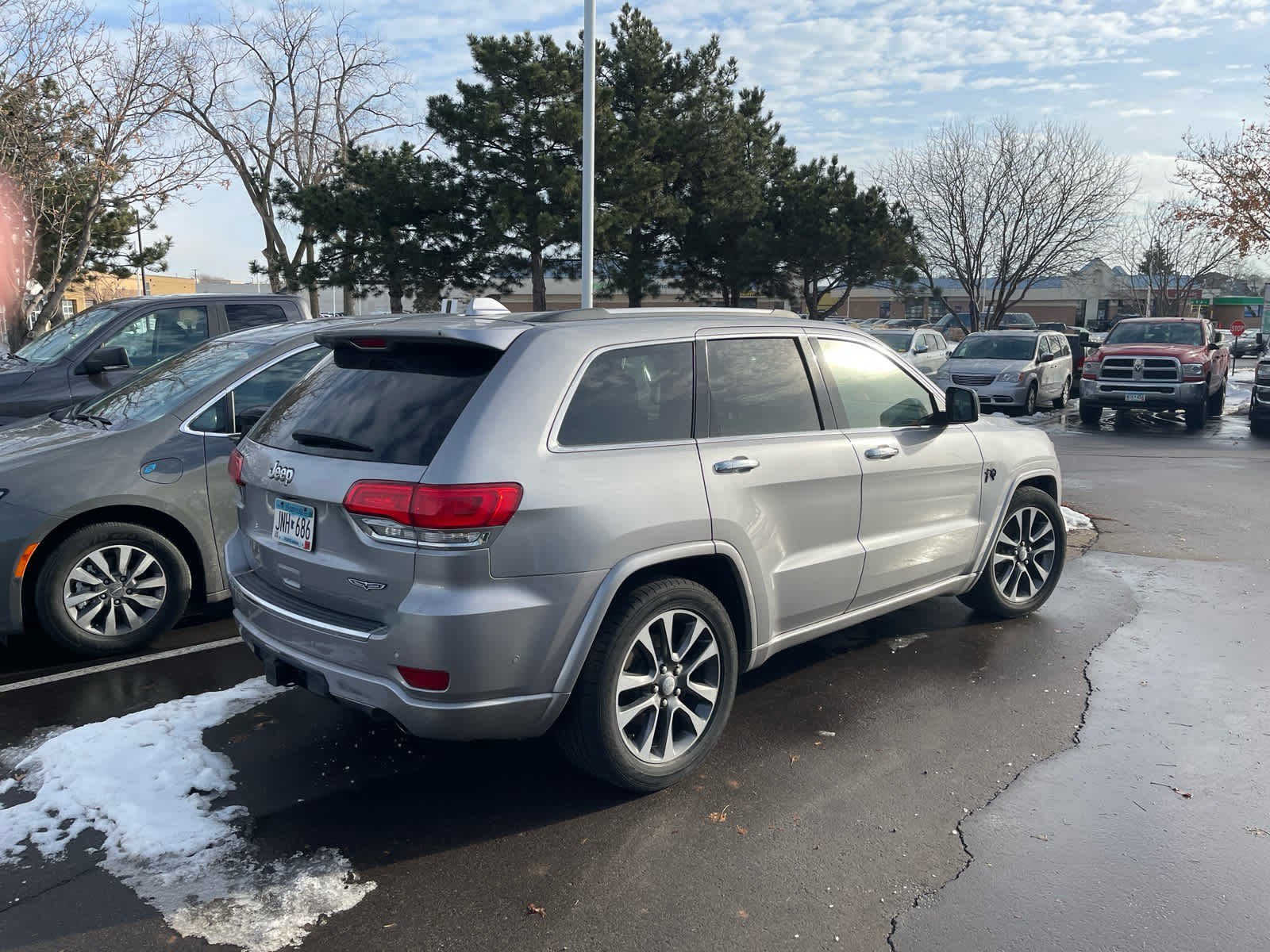 Used 2018 Jeep Grand Cherokee Overland with VIN 1C4RJFCG0JC342337 for sale in Brooklyn Park, Minnesota