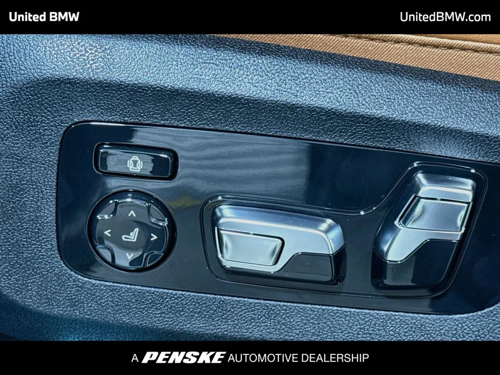 New 2027 Green Metallic BMW xDrive40i image 4
