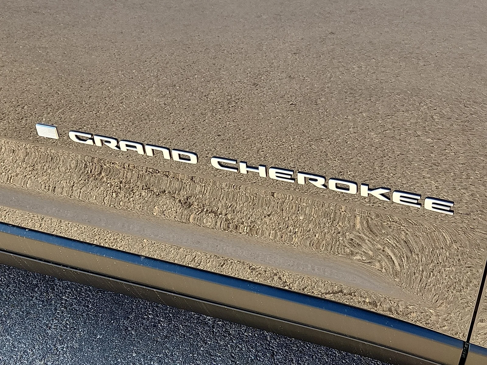 New 2025 Baltic Gray Metallic Clear-Coat  Paint Jeep LAREDO X 4X4 image 8