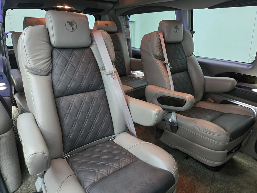 2023 GMC Savana Cargo Work Van - Photo 38