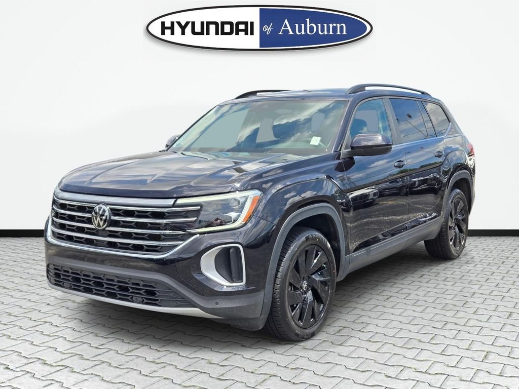 Used 2024 Black Volkswagen 2.0T SE w/Technology image 11