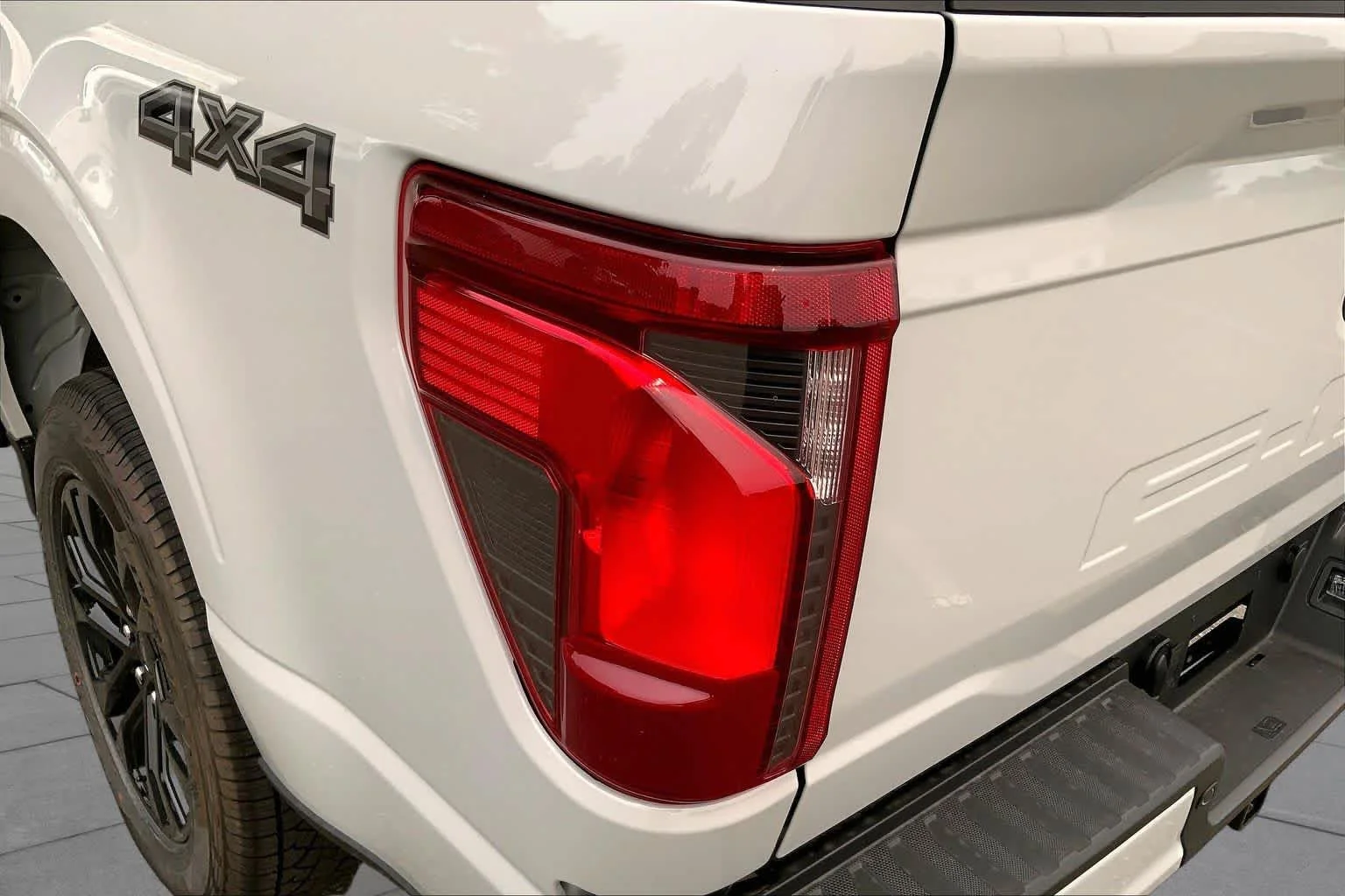 New 2026 Avalanche Ford XLT image 5