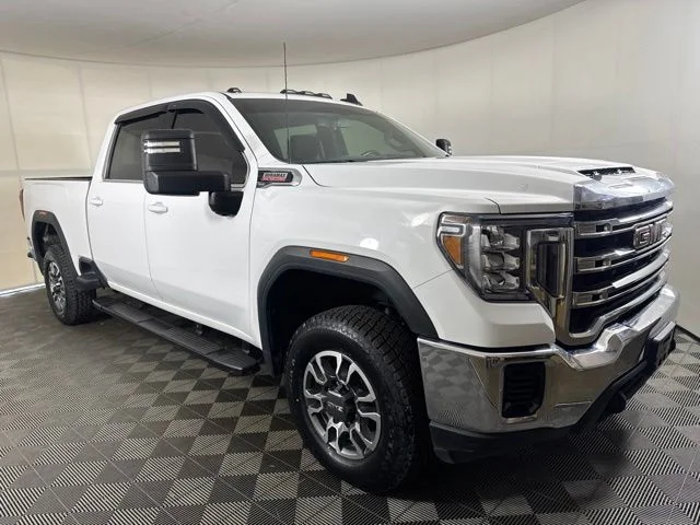 Used 2022 White GMC SLE image 1