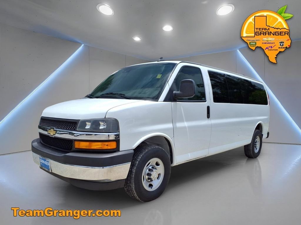 Used 2019 SUMMIT WHITE Chevrolet LT image 3