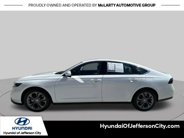 Used 2024 White Honda EX image 6